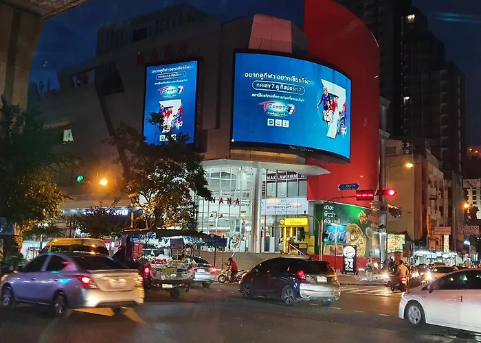 Nstay Sukhumvit 4- Bts Nana * Bangkok